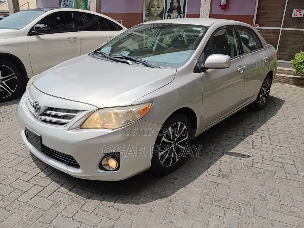 Toyota Corolla S Special Edition 4dr Sedan (1.8L 4cyl 4A) 2013 Gray