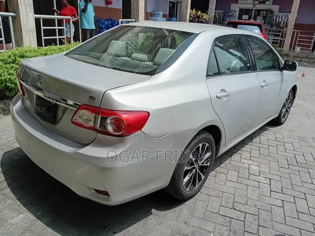 Toyota Corolla S Special Edition 4dr Sedan (1.8L 4cyl 4A) 2013 Gray