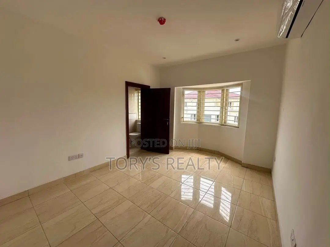 4bdrm Apartment in Banana Island for rent
