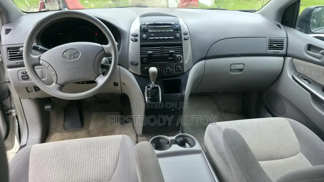 Toyota Sienna 2006 Gray