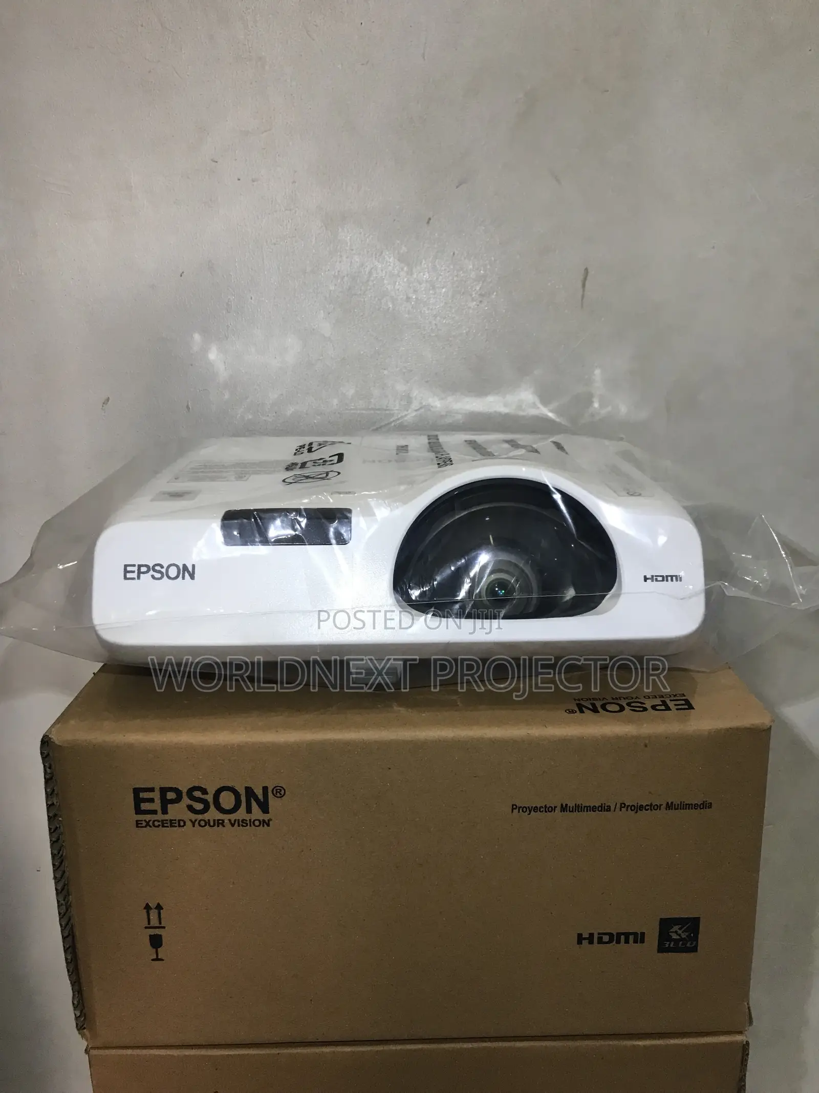 Epson EB-535W: Big-Screen Impact From a Short Throw Distance