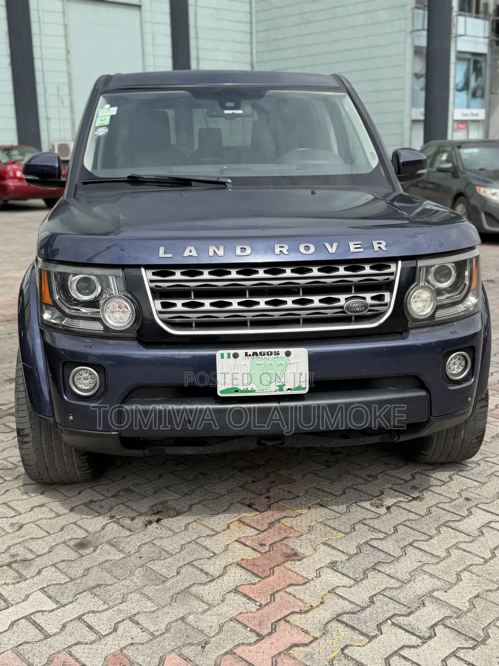 Land Rover Lr4 2017 Blue