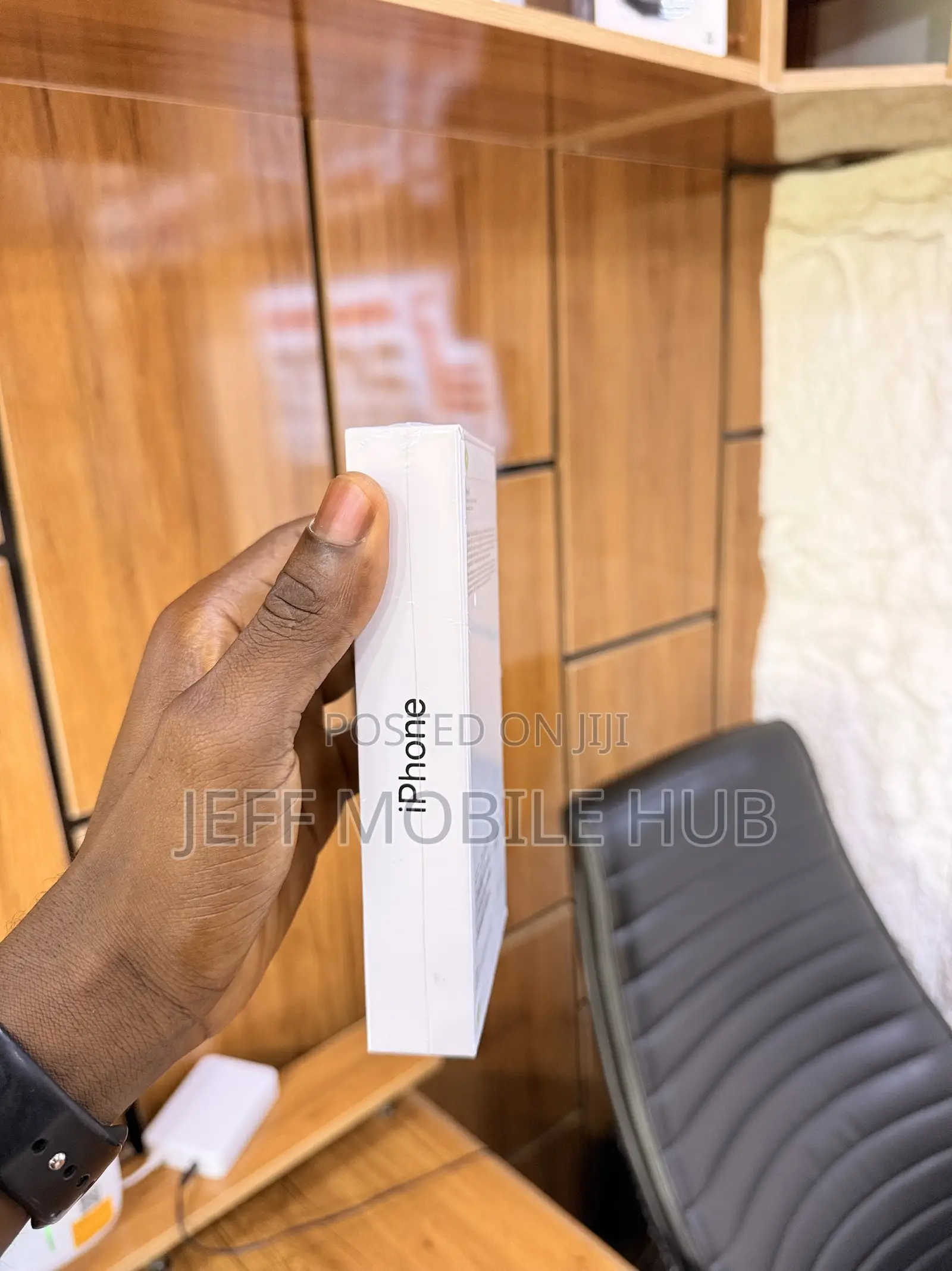 New Apple iPhone 13 256 GB Green