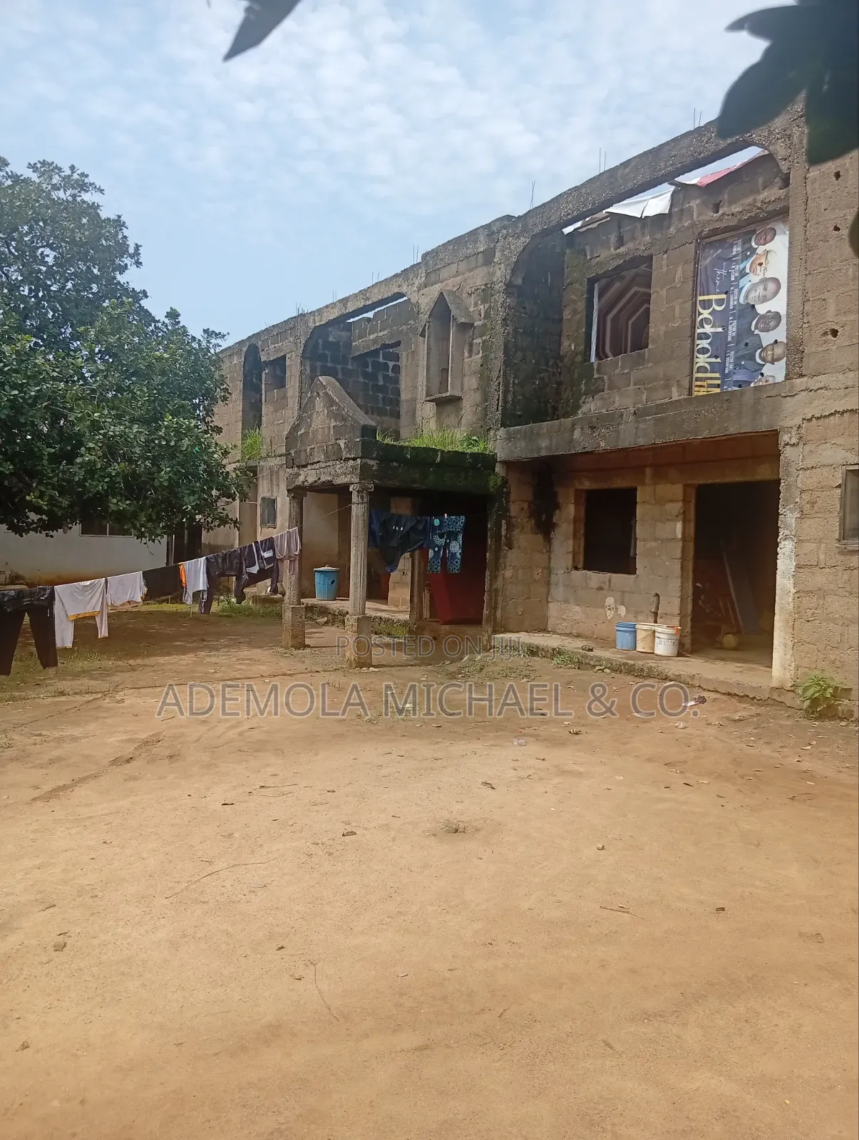 3bdrm Block of Flats in 4 Units 3 Bedroom, Nyanya for sale