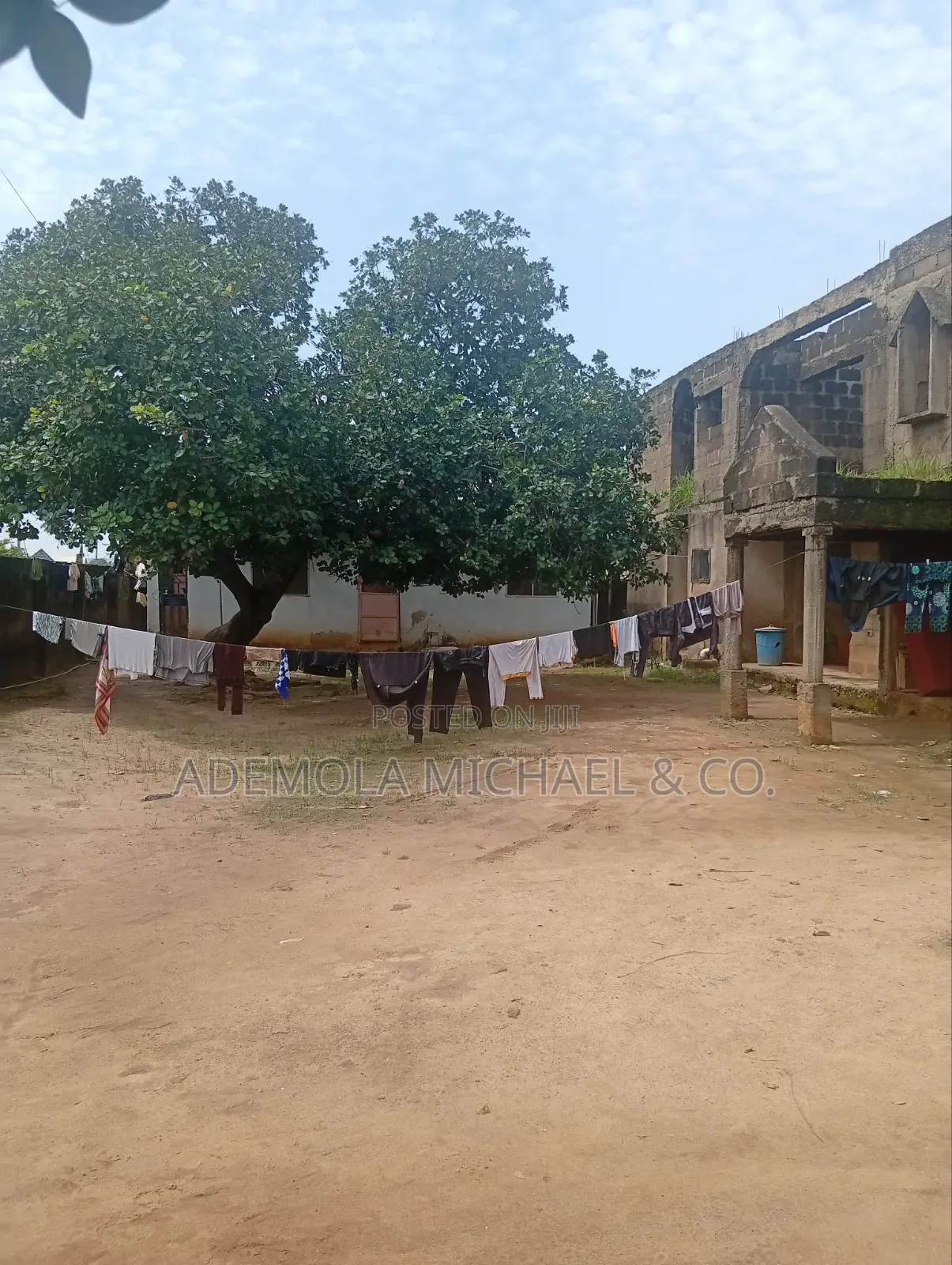 3bdrm Block of Flats in 4 Units 3 Bedroom, Nyanya for sale