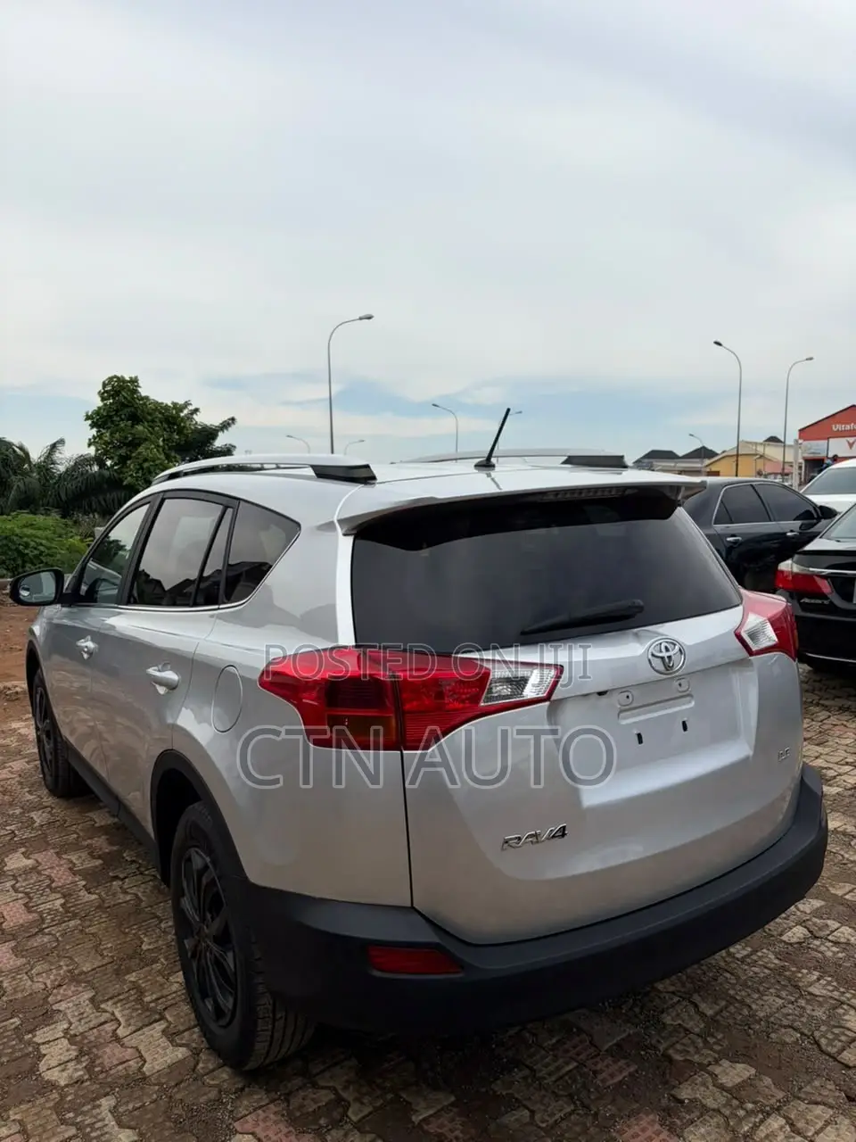 Toyota RAV4 LE 4dr SUV (2.5L 4cyl 6A) 2014 Silver