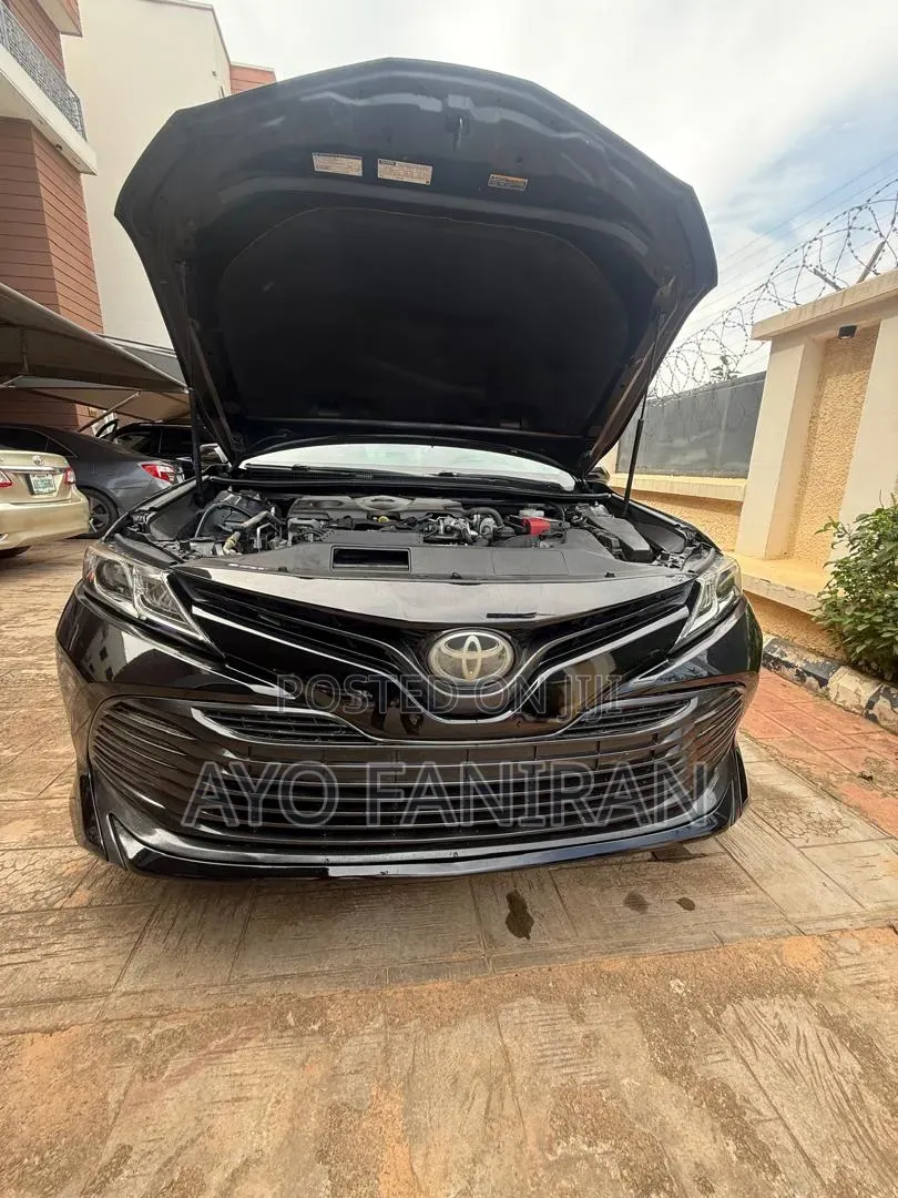 Toyota Camry SE FWD (2.5L 4cyl 8AM) 2018 Black