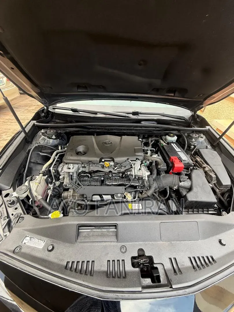 Toyota Camry SE FWD (2.5L 4cyl 8AM) 2018 Black