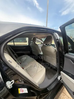 Toyota Camry SE FWD (2.5L 4cyl 8AM) 2018 Black