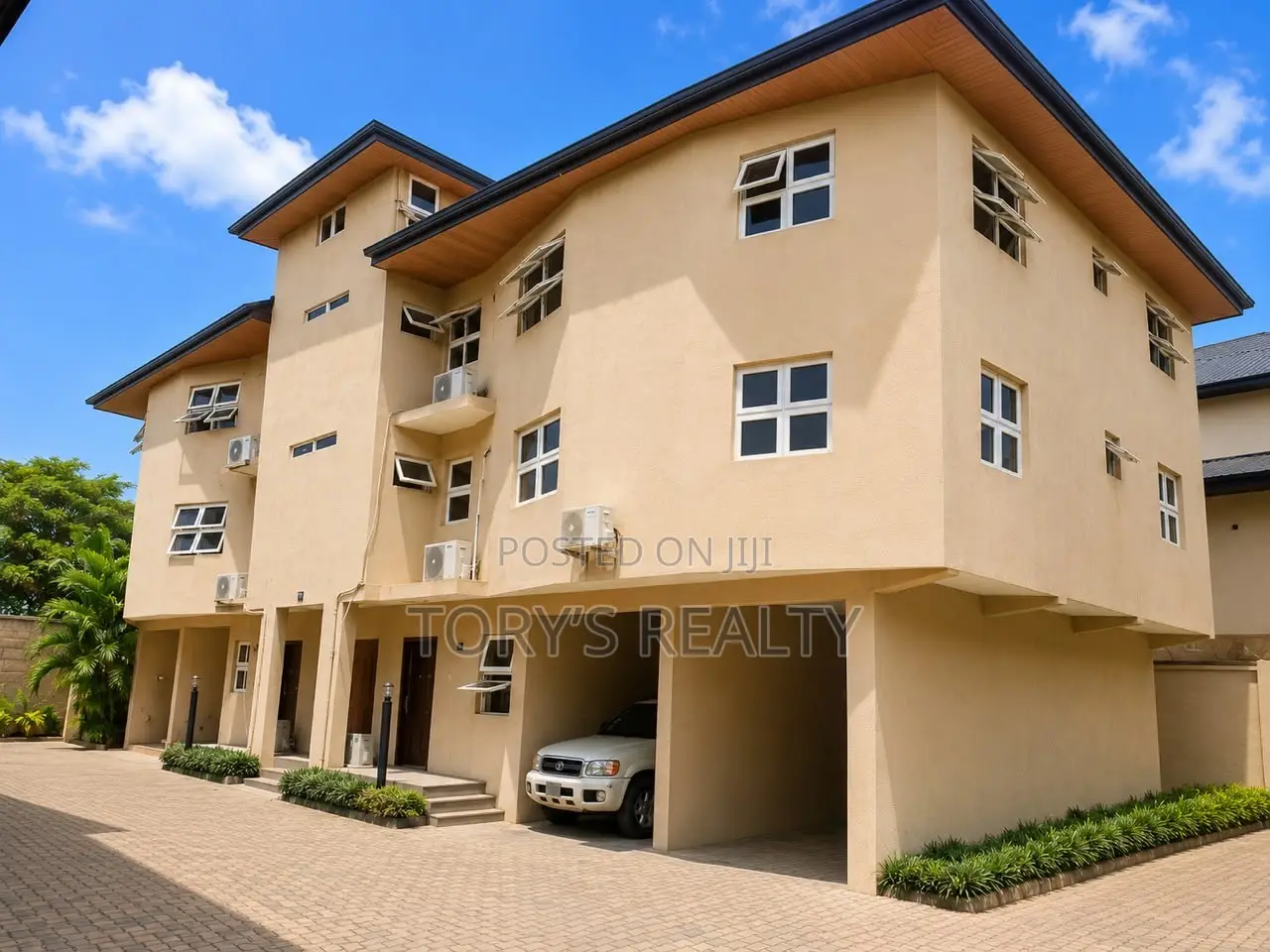20bdrm House in Victoria Island Extension for sale