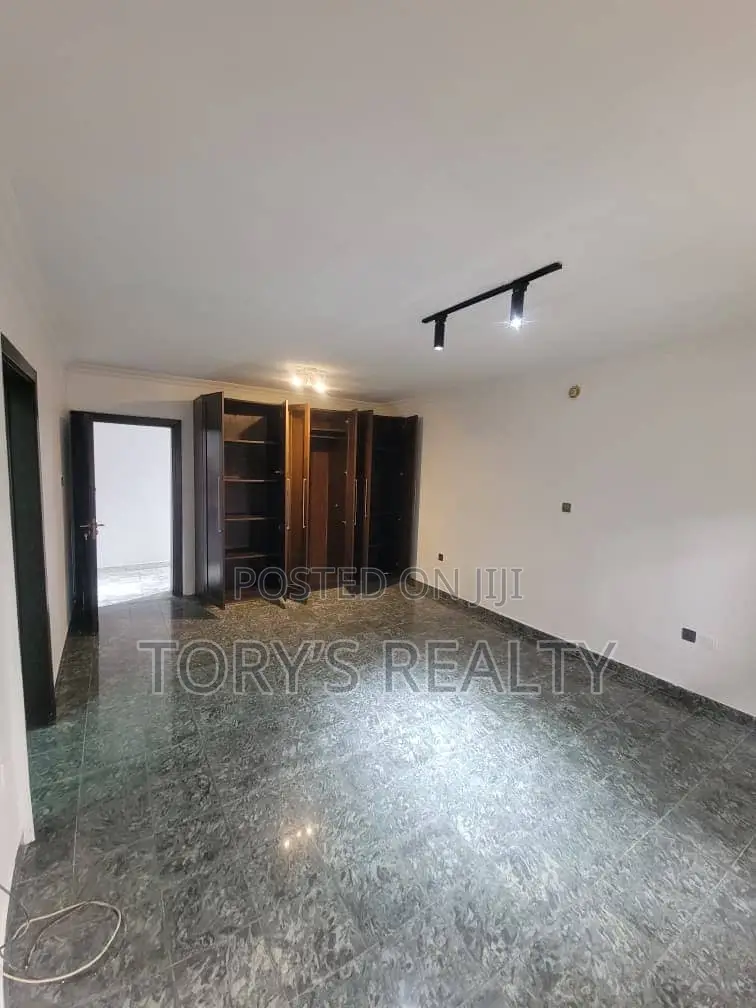 3bdrm Apartment in Old Ikoyi for rent