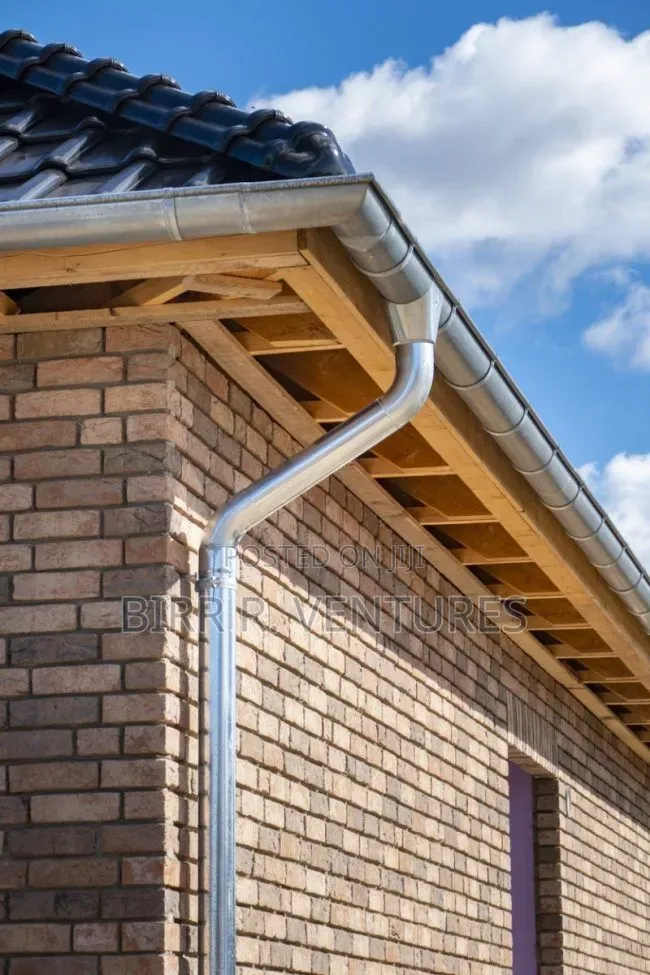 Roof Gutter Fitting Service