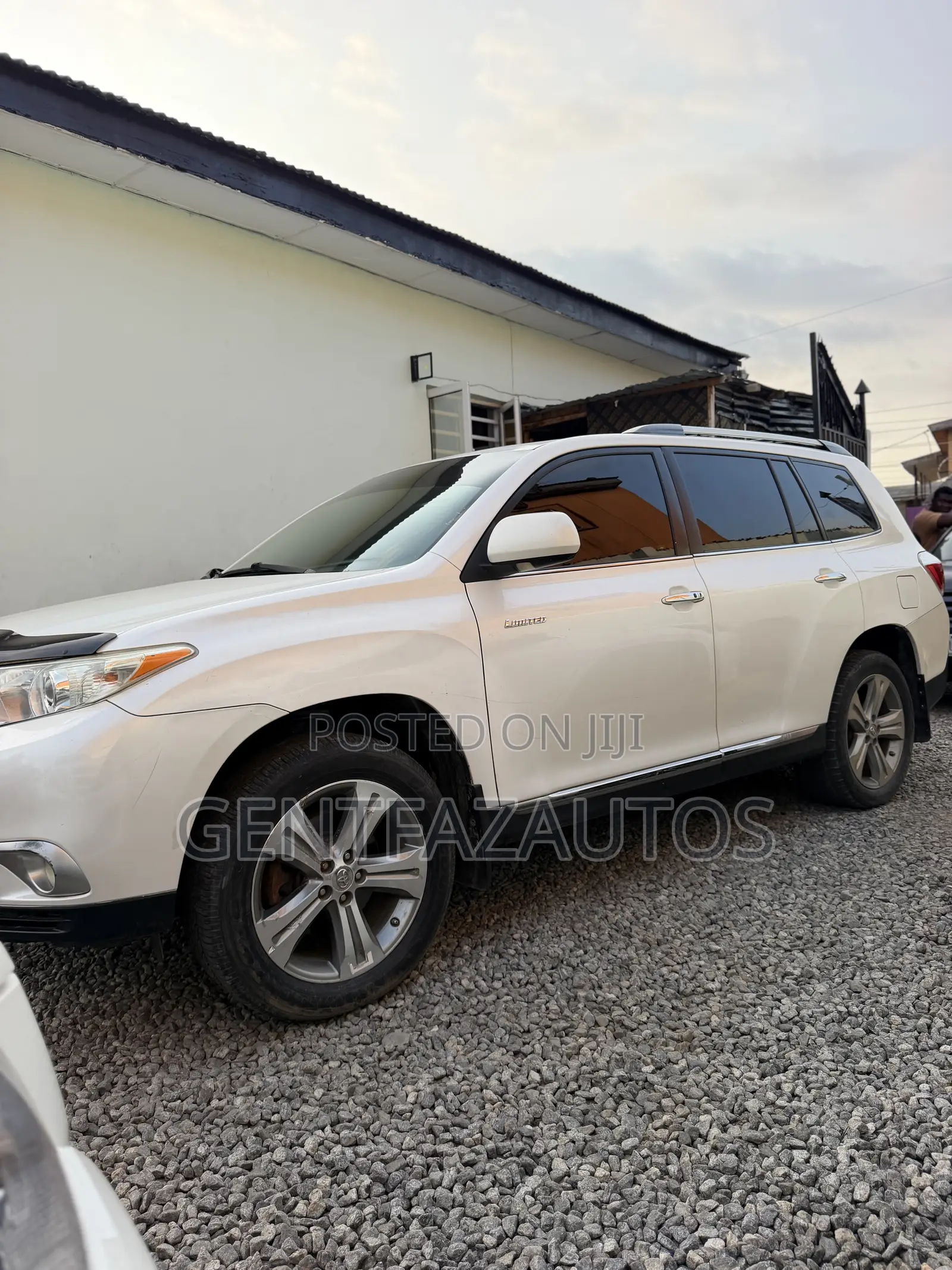 Toyota Highlander Limited 2011 White