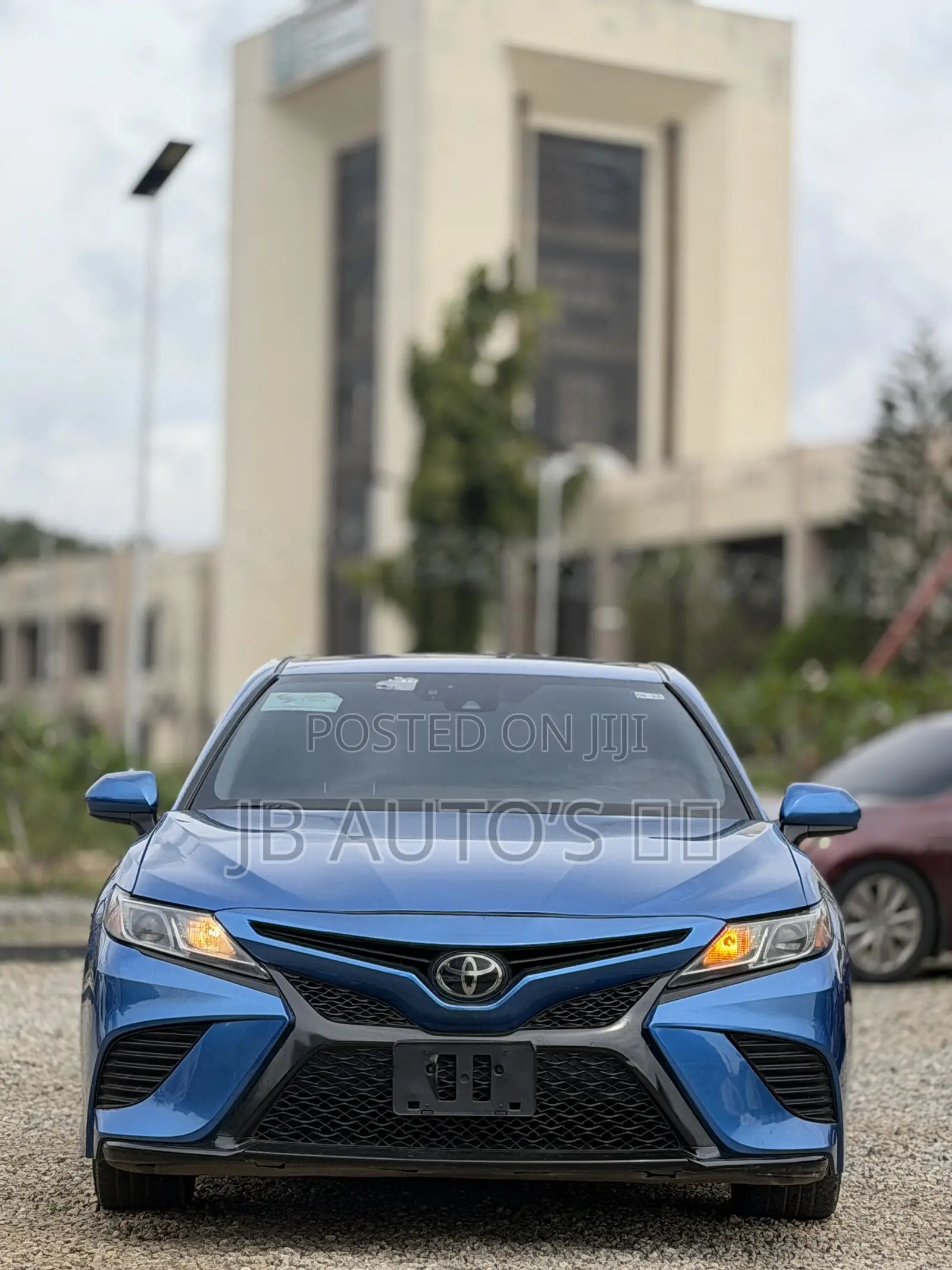 Toyota Camry SE FWD (2.5L 4cyl 8AM) 2018 Blue
