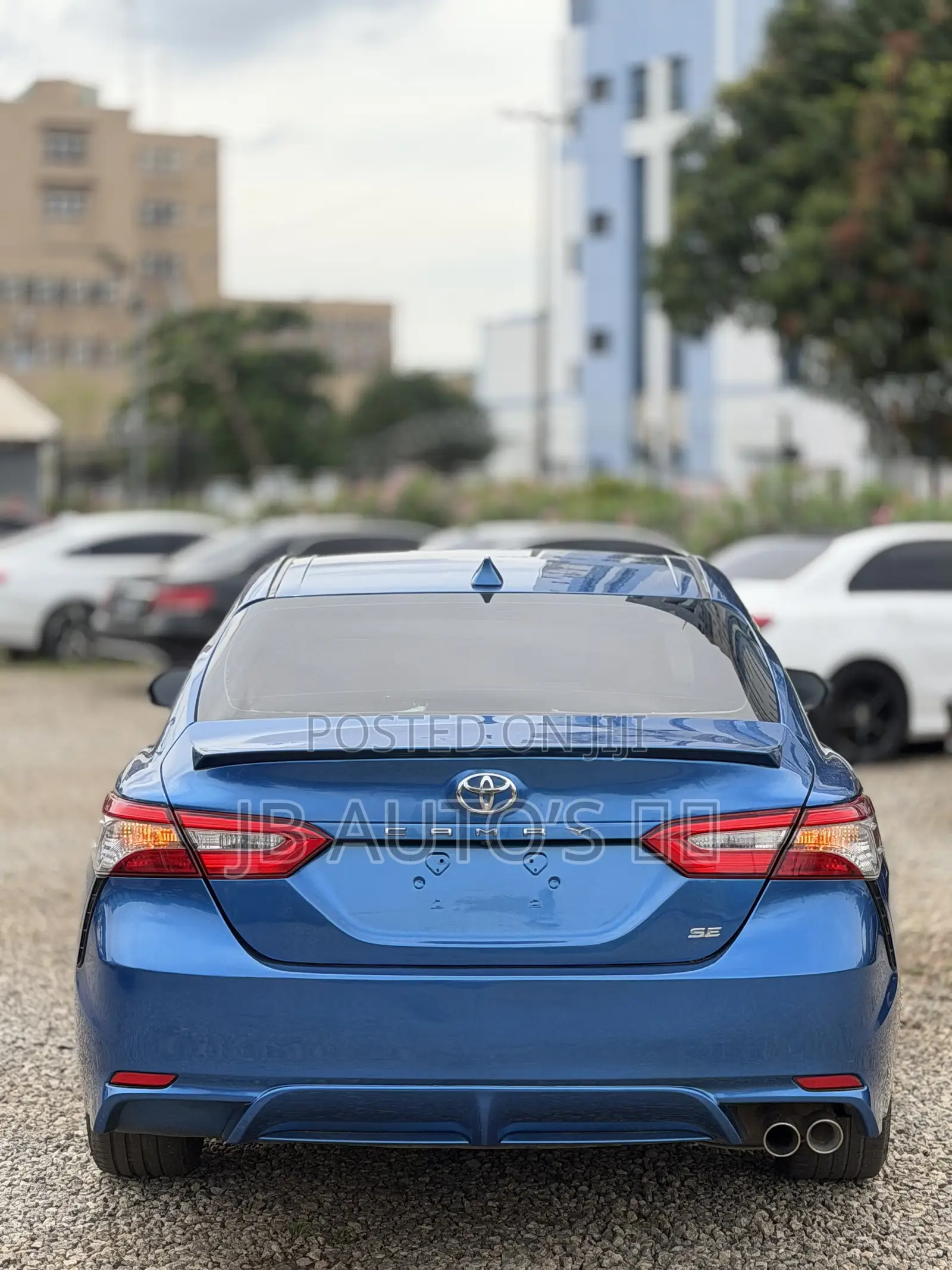 Toyota Camry SE FWD (2.5L 4cyl 8AM) 2018 Blue