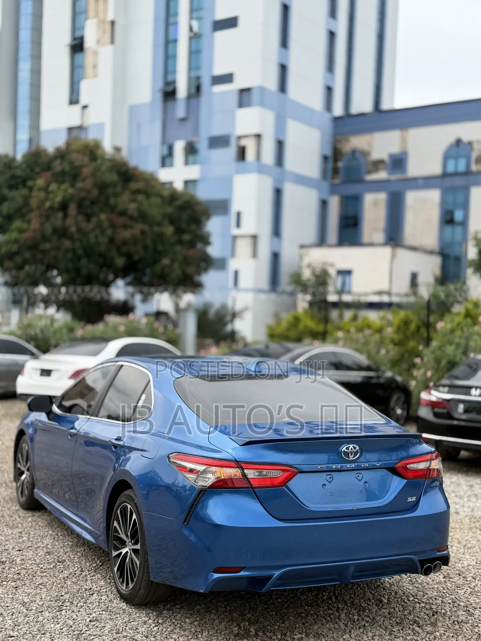 Toyota Camry SE FWD (2.5L 4cyl 8AM) 2018 Blue