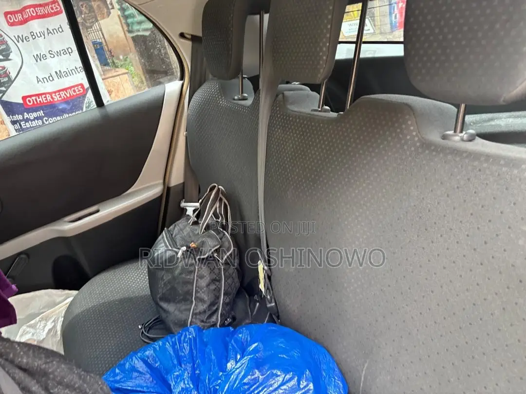 Toyota Yaris 2011 Blue