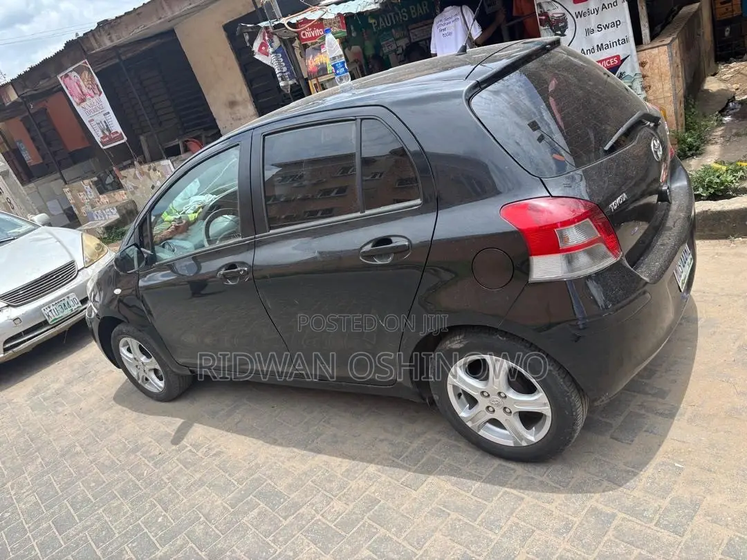 Toyota Yaris 2011 Blue