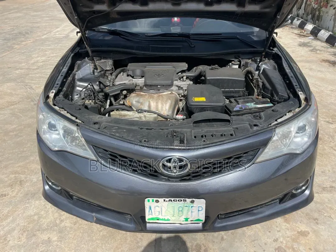 Toyota Camry LE 4dr Sedan (2.5L 4cyl 6A) 2013 Gray