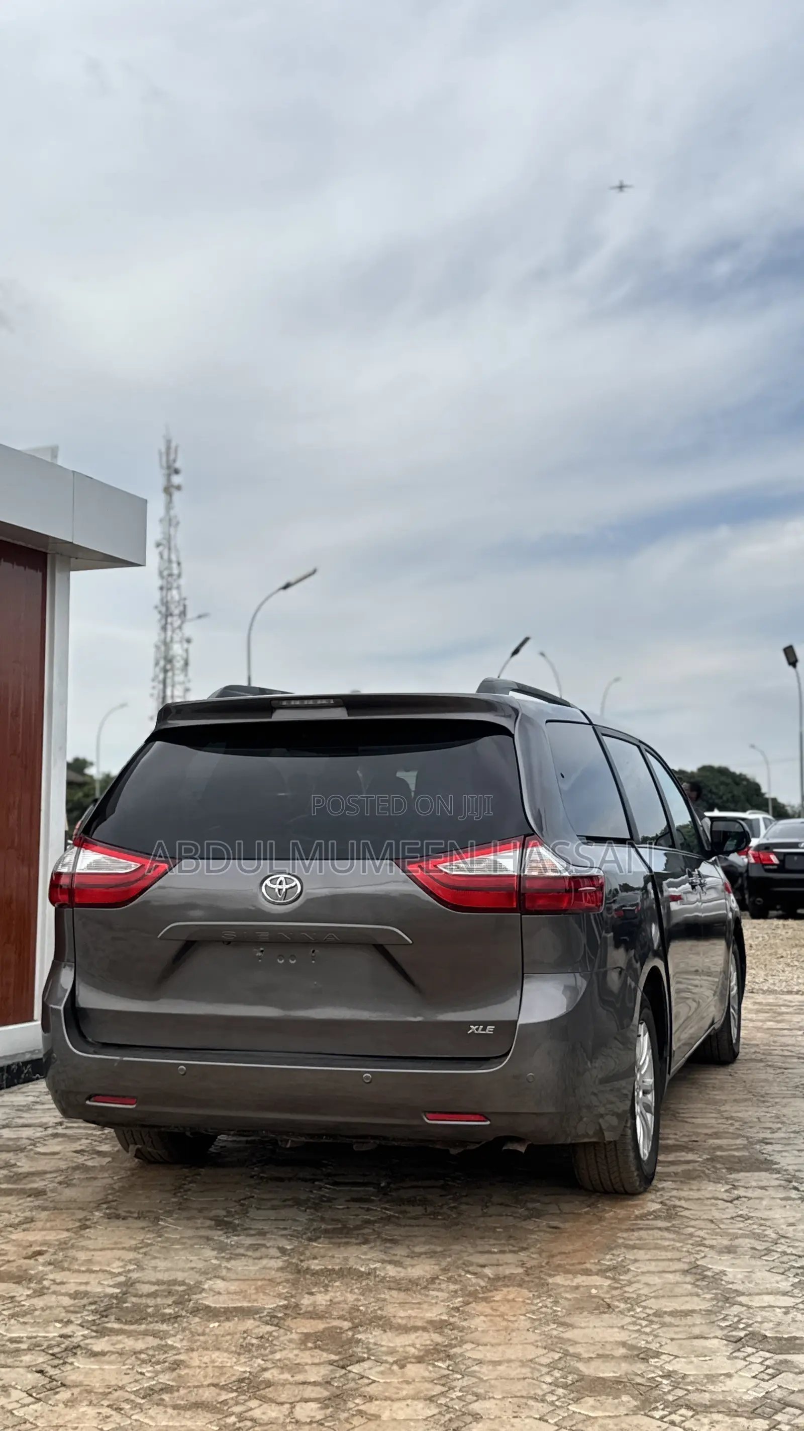 Toyota Sienna XLE 7 Passenger Auto Access Seat (3.5L 6cyl 6A) 2016 Gray