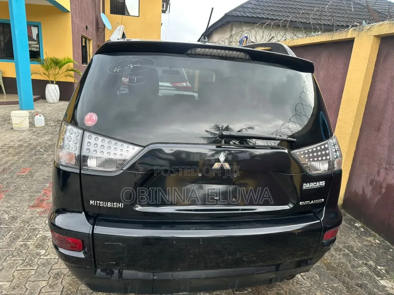 Mitsubishi Outlander 2011 Black