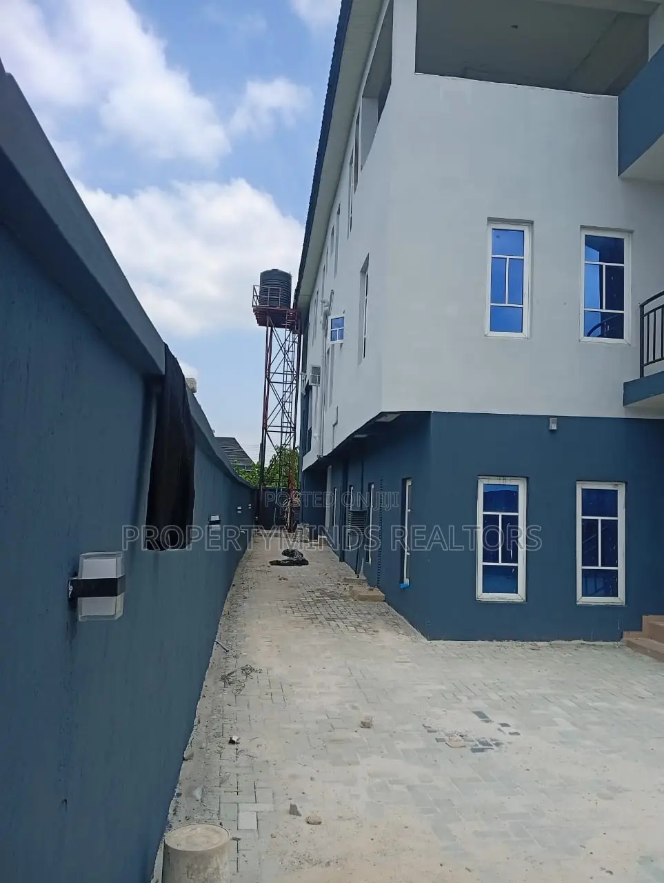 3bdrm Duplex in Beachwood Estate, Off Lekki-Epe Expressway for rent