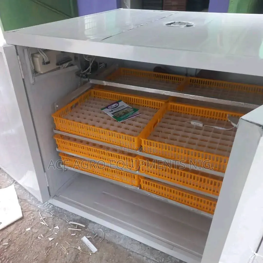 1000 Egg Capacity INCUBATOR