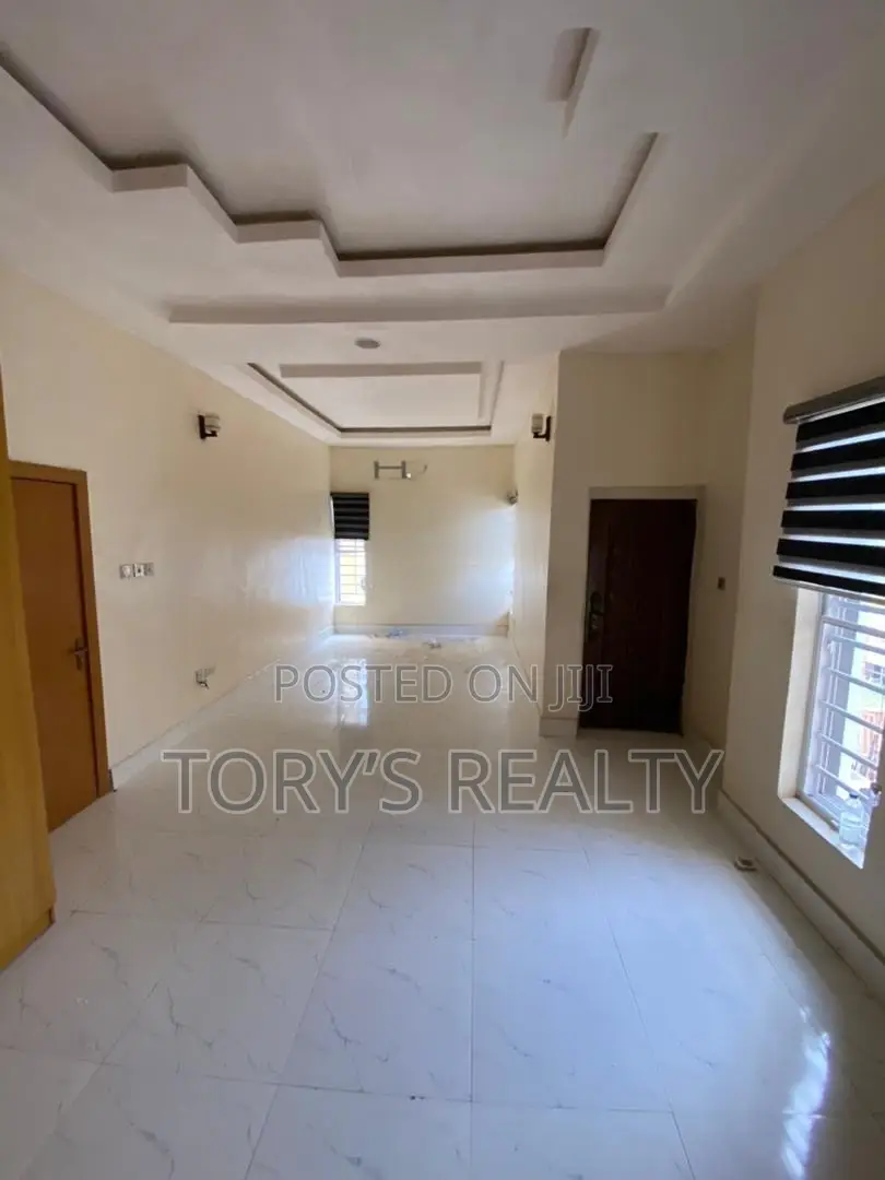 4bdrm Duplex in Ikota for rent