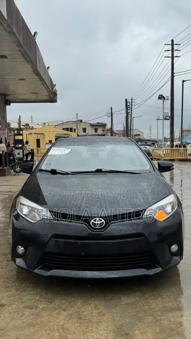 Toyota Corolla SE Special Edition 4dr Sedan (1.8L 4cyl CVT) 2017 Black