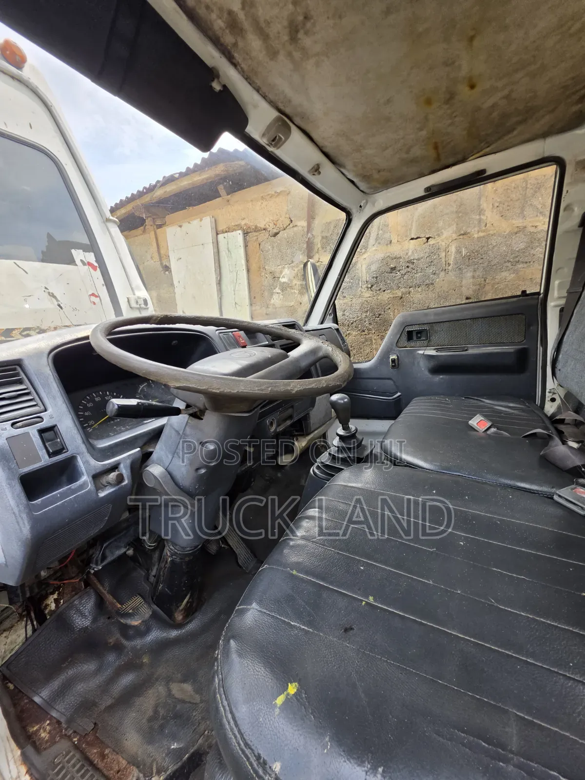 Toyota Dyna 200 Outside Springs