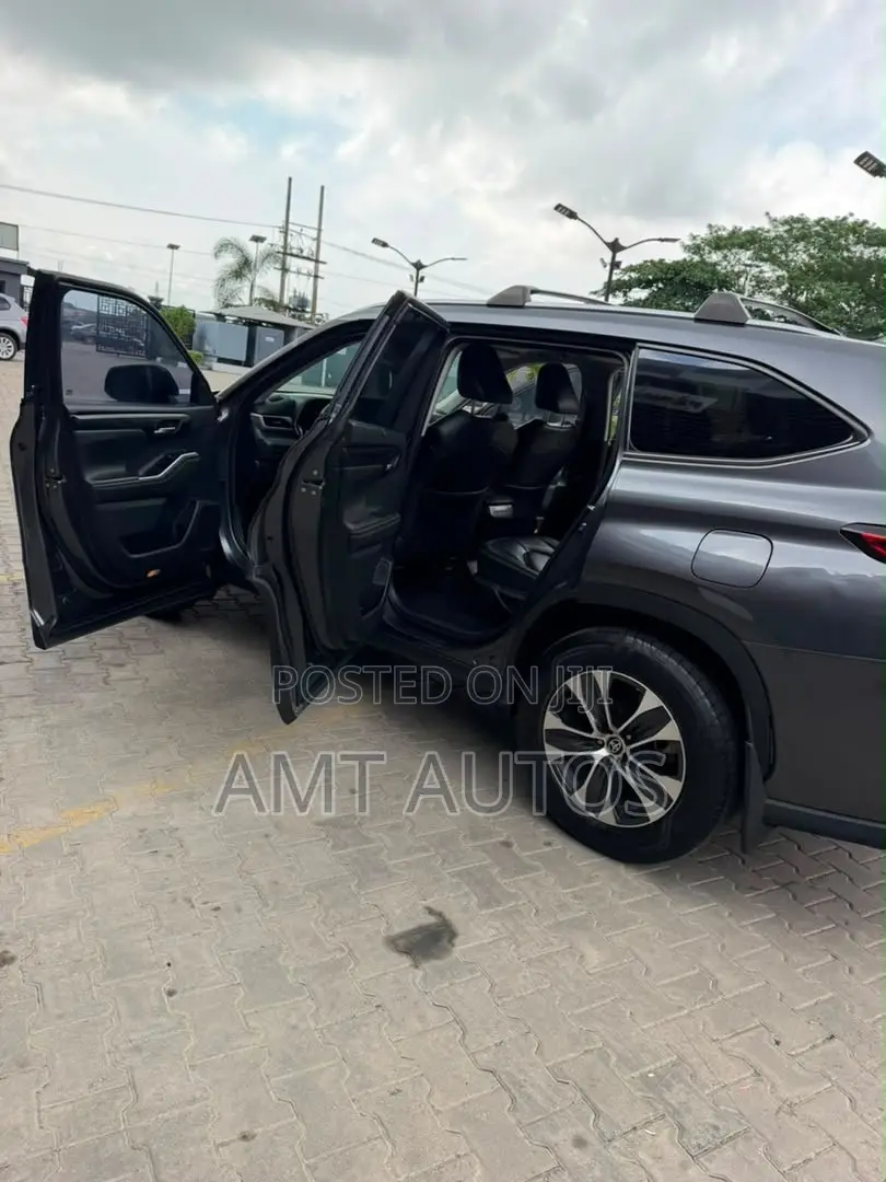 Toyota Highlander XLE AWD 2020 Gray