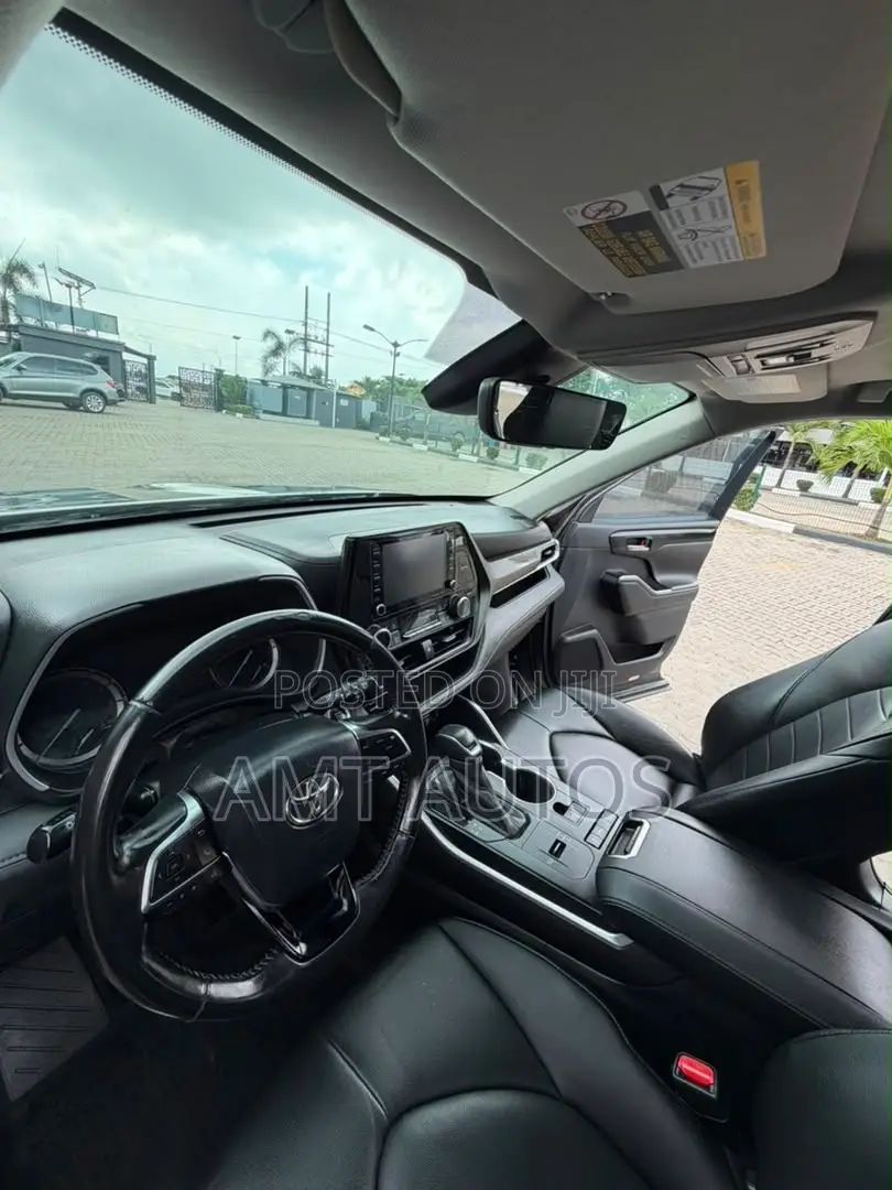 Toyota Highlander XLE AWD 2020 Gray