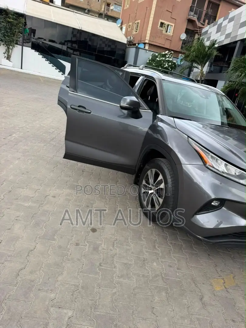 Toyota Highlander XLE AWD 2020 Gray