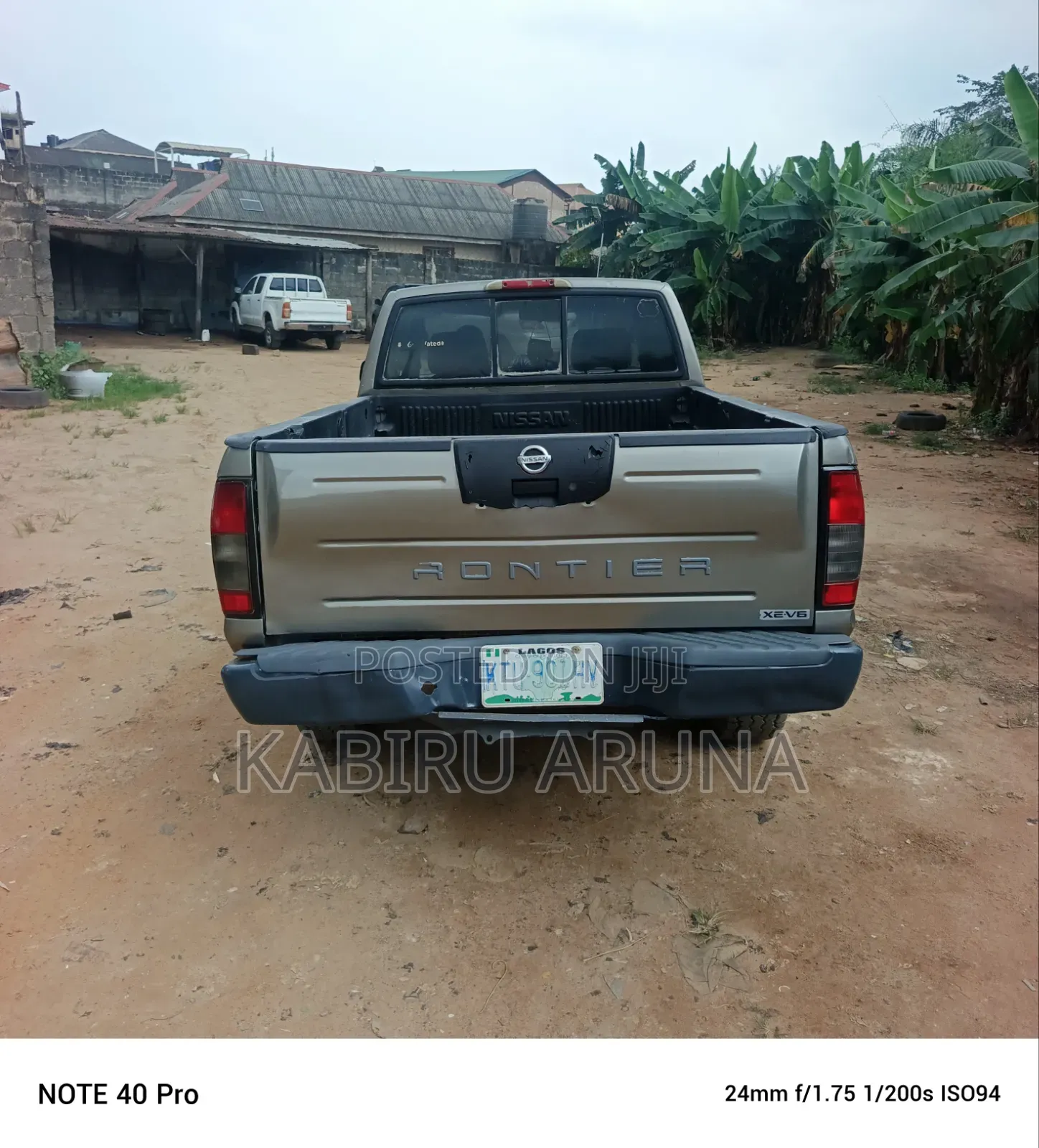 Nissan Frontier 2004 Gray
