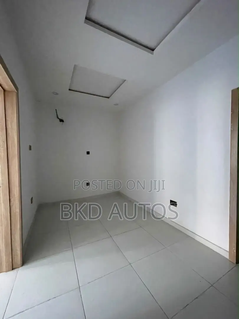 3bdrm Duplex in Lekki for sale