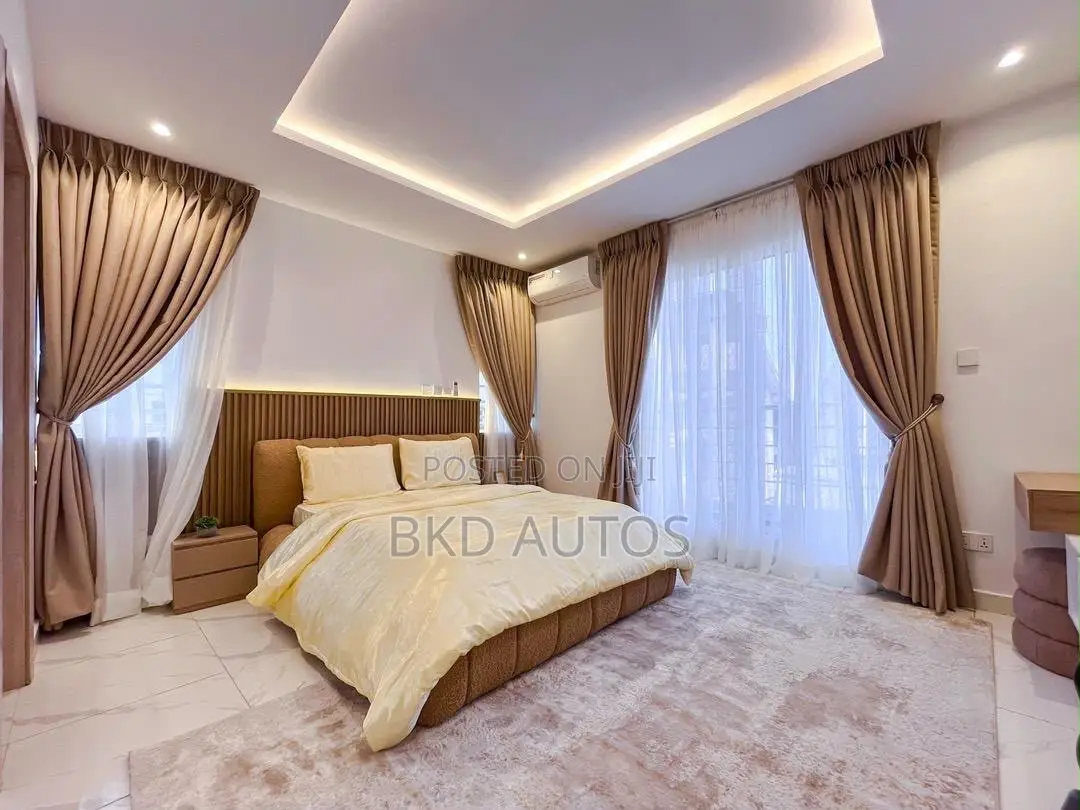 Furnished 3bdrm Apartment in Chevron for sale