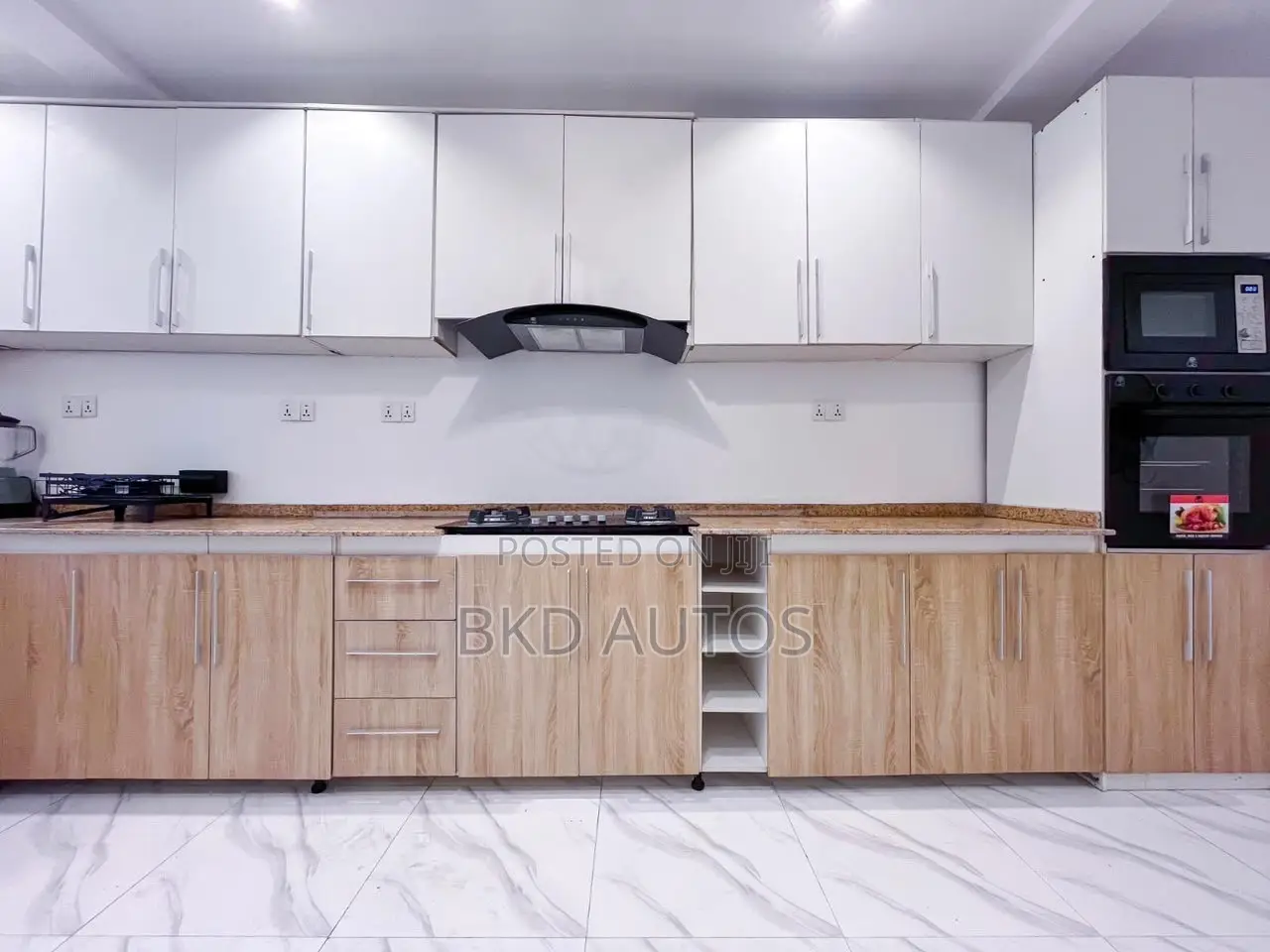 Furnished 3bdrm Apartment in Chevron for sale