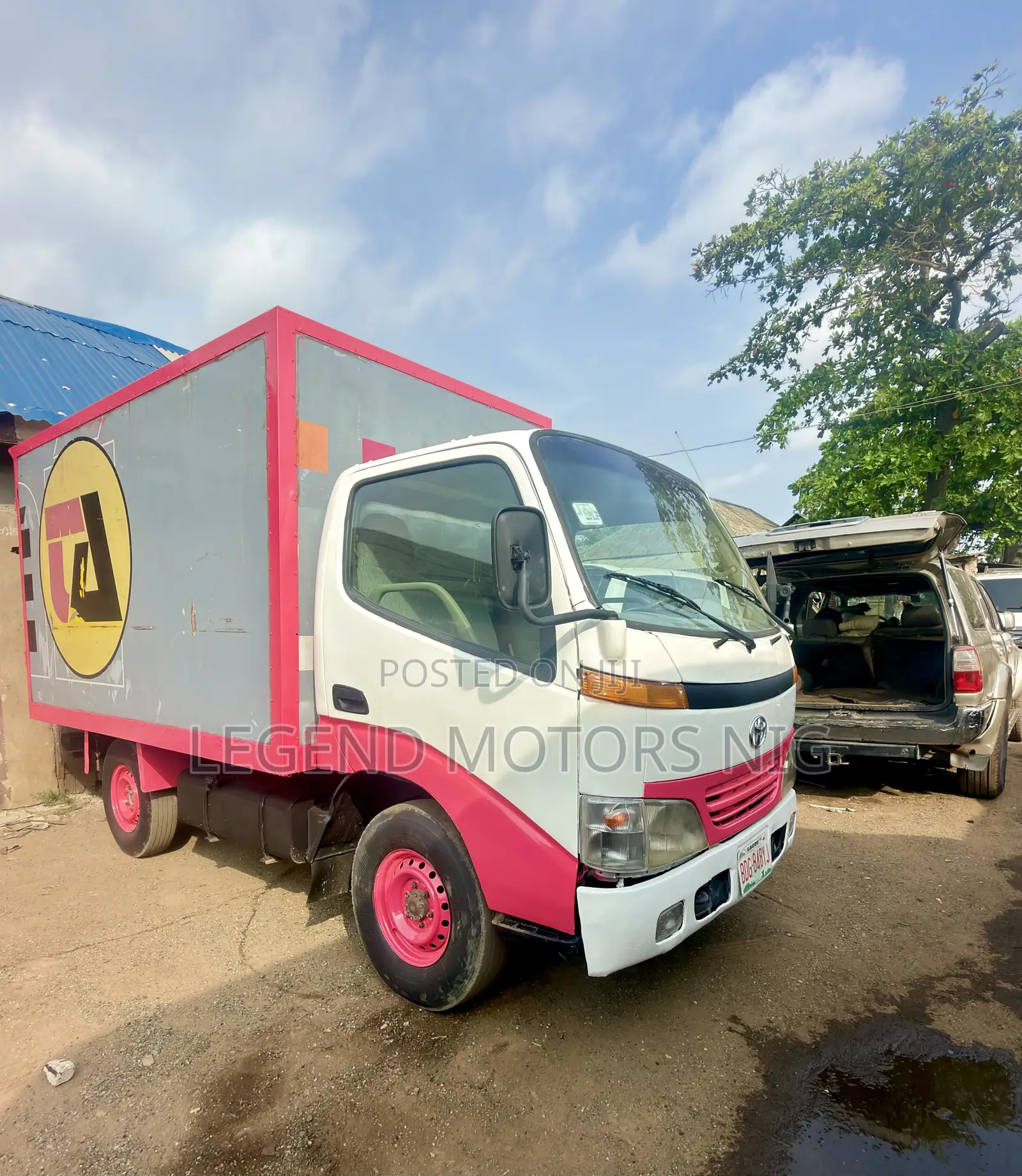 Toyota Dyna 150 ( Container Body ) 2RZ Engine
