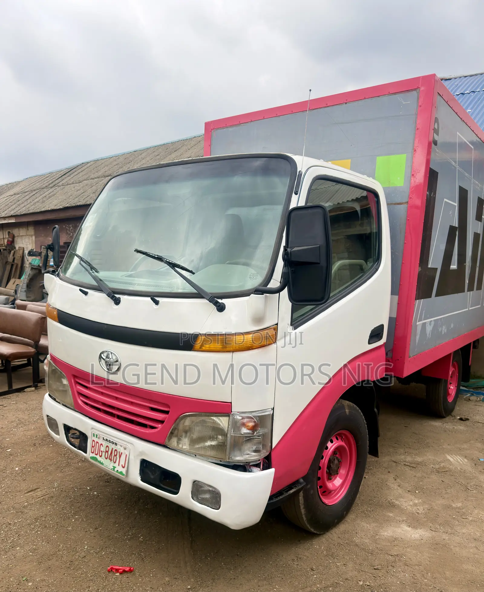 Toyota Dyna 150 ( Container Body ) 2RZ Engine