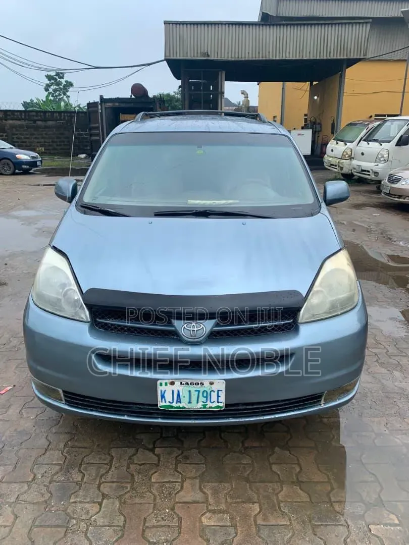 Toyota Sienna 2006 Blue