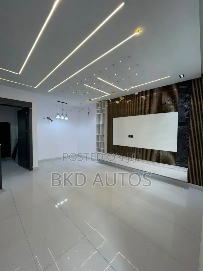 3bdrm Duplex in Ikota for sale