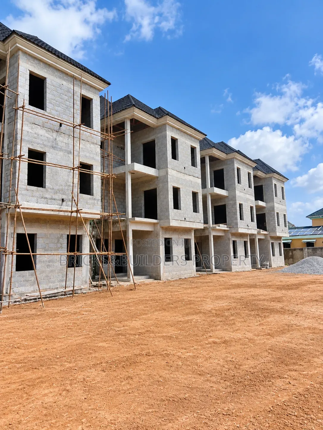 5bdrm Duplex in Kado for sale