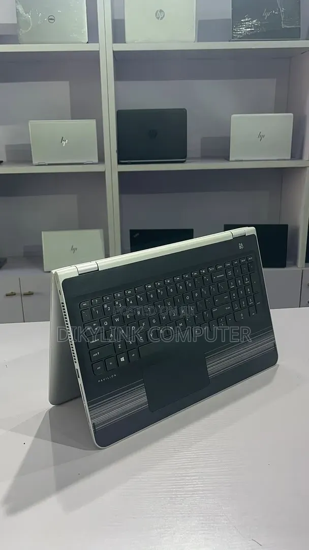 Laptop HP Pavilion x360 8GB Intel Core i3 HDD 1T