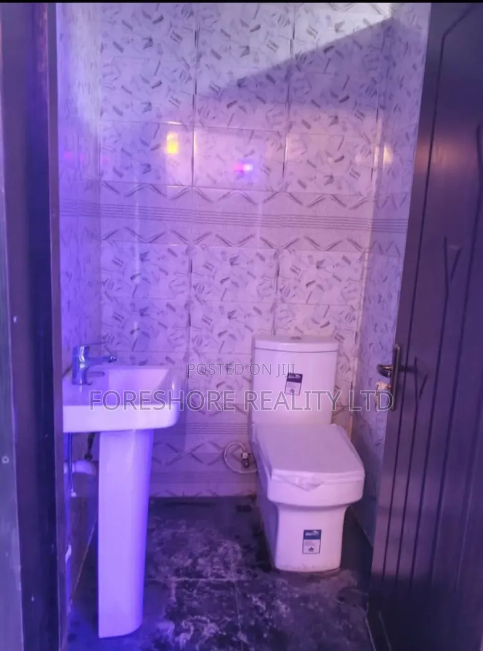 3bdrm Apartment in Toyin Street for rent