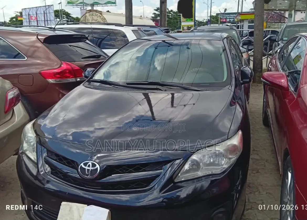Toyota Corolla LE 4dr Sedan (1.8L 4cyl 4A) 2012 Black