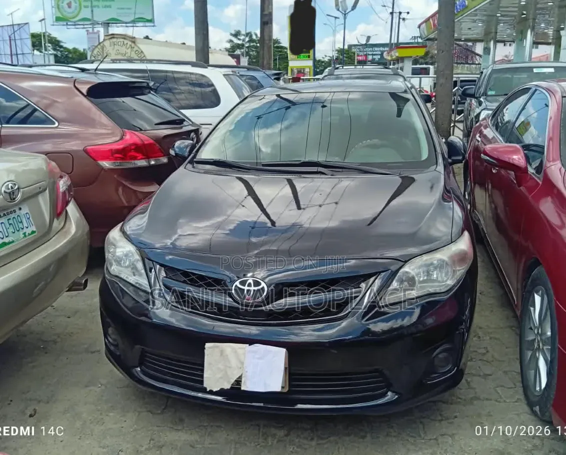 Toyota Corolla LE 4dr Sedan (1.8L 4cyl 4A) 2012 Black