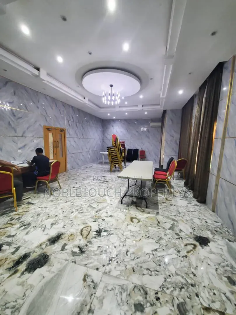 *_82 ROOMS & SUITS HOTEL *_Off Admiralty Way, Lekki, Lagos*