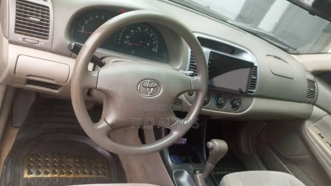 Toyota Camry LE 4dr Sedan (2.4L 4cyl 5A) 2005 Green