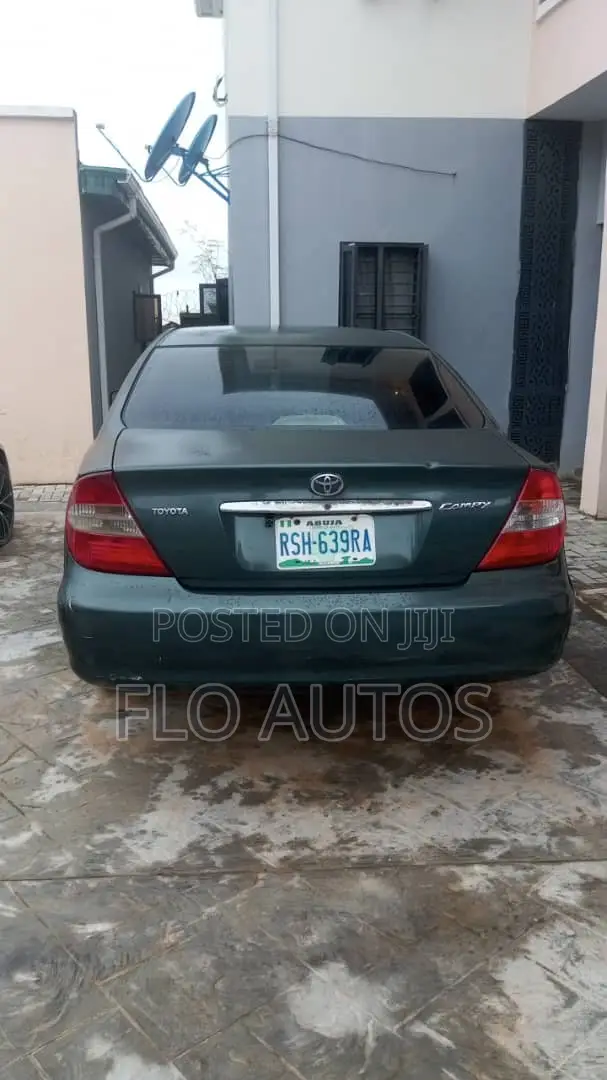 Toyota Camry LE 4dr Sedan (2.4L 4cyl 5A) 2005 Green