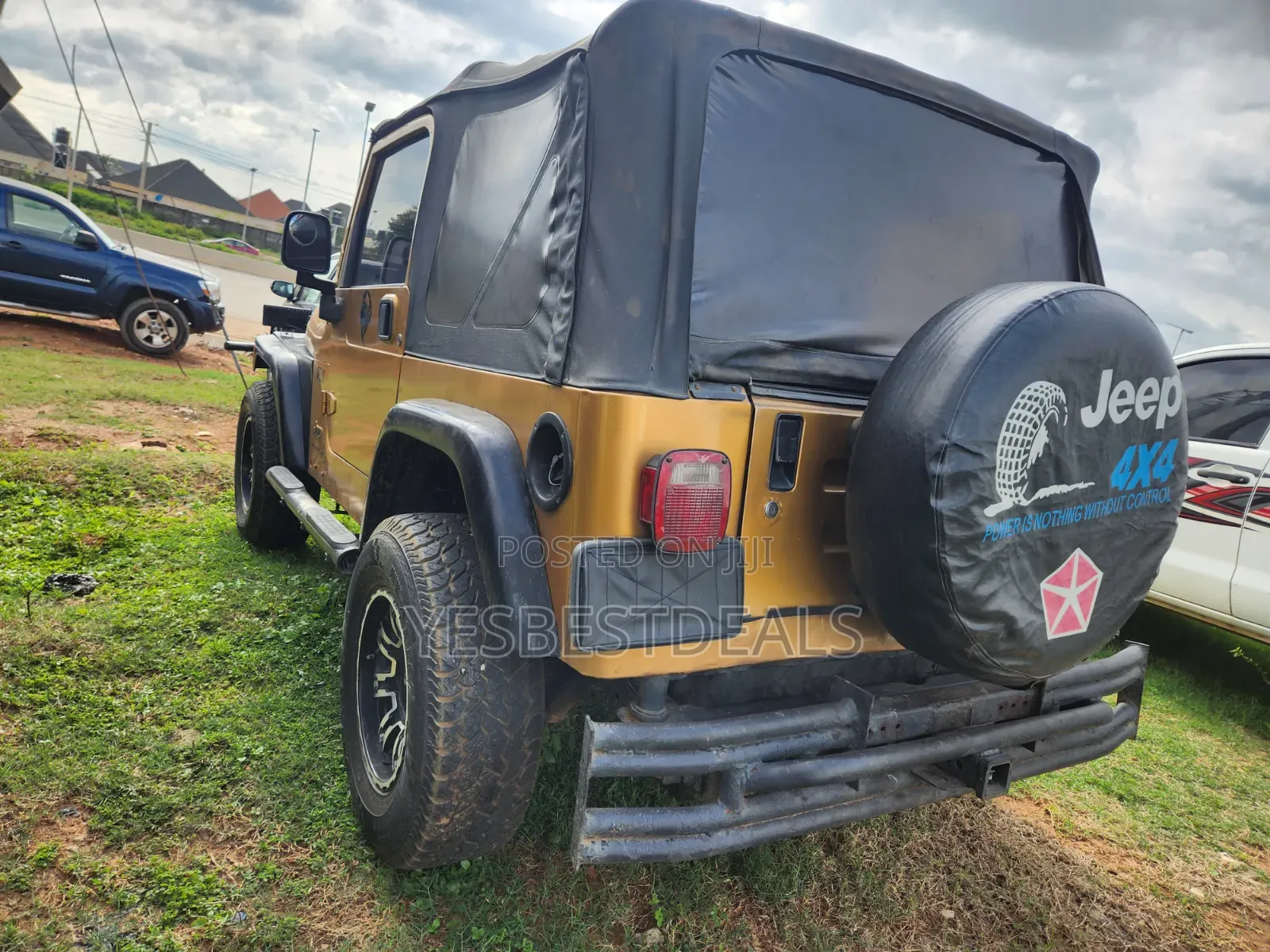 Jeep Wrangler Rubicon 2010 Yellow